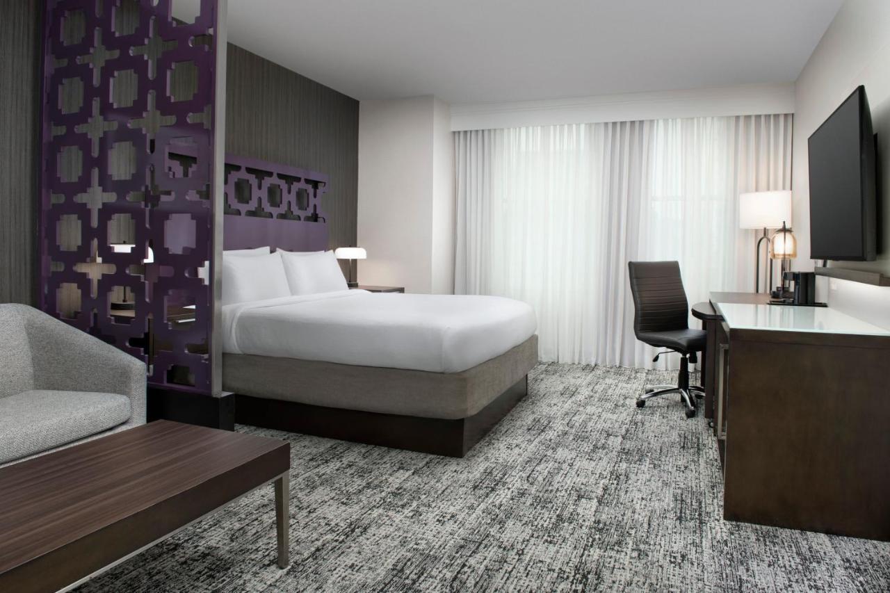 Courtyard By Marriott Downtown 4*