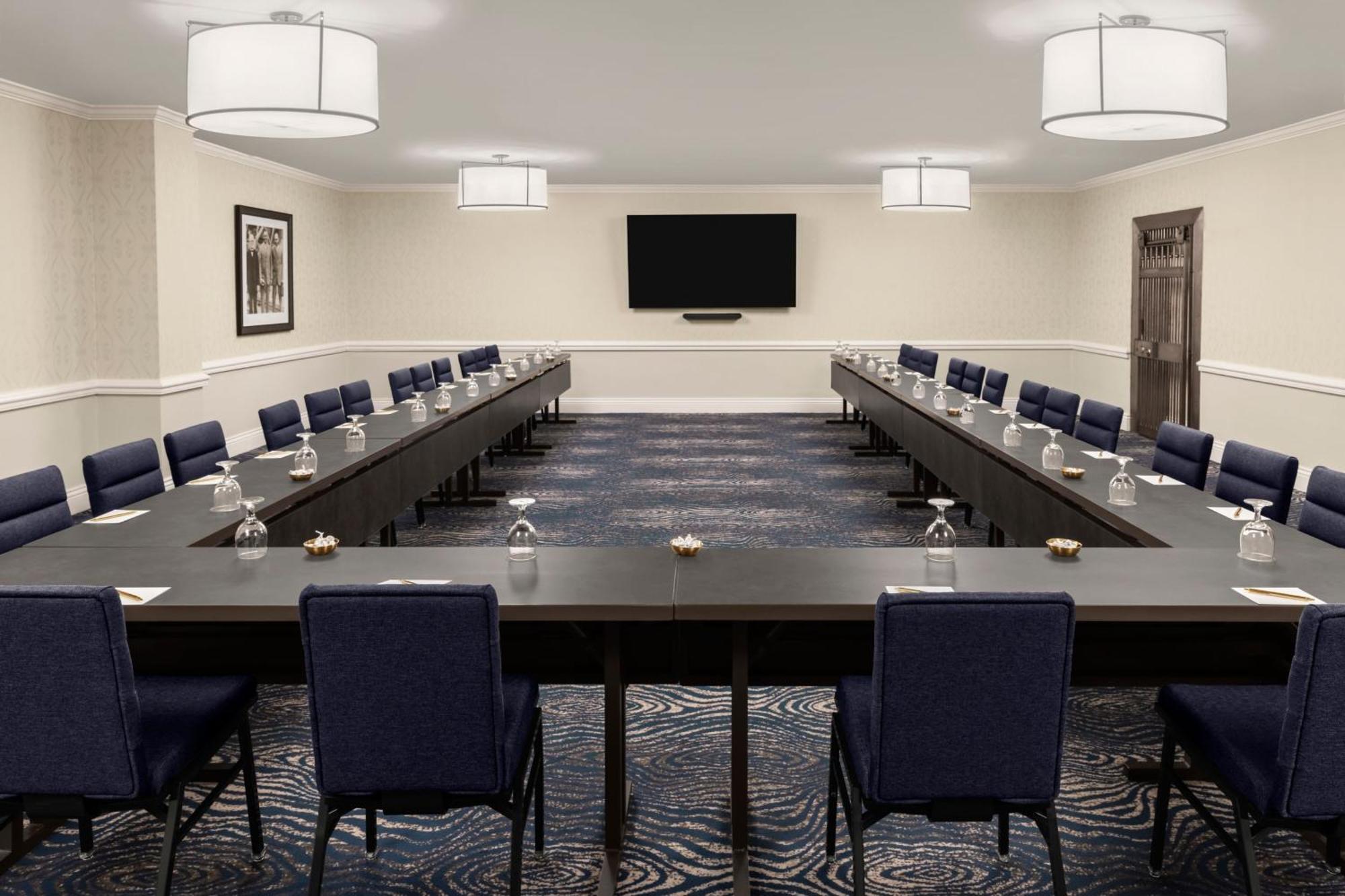 Hotel Courtyard By Marriott Downtown 4*